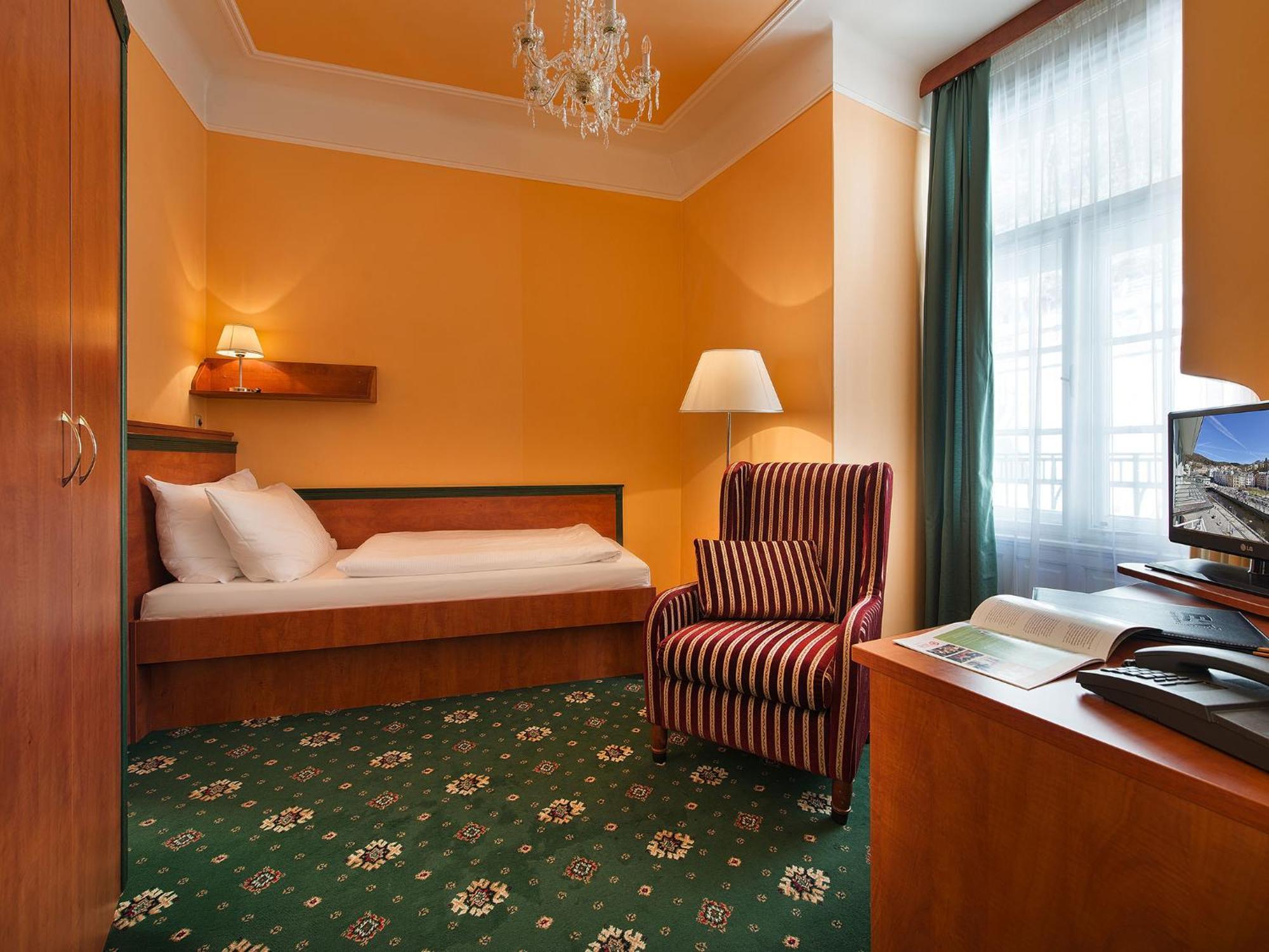 Ea Hotel Jessenius Karlsbad Exterior foto