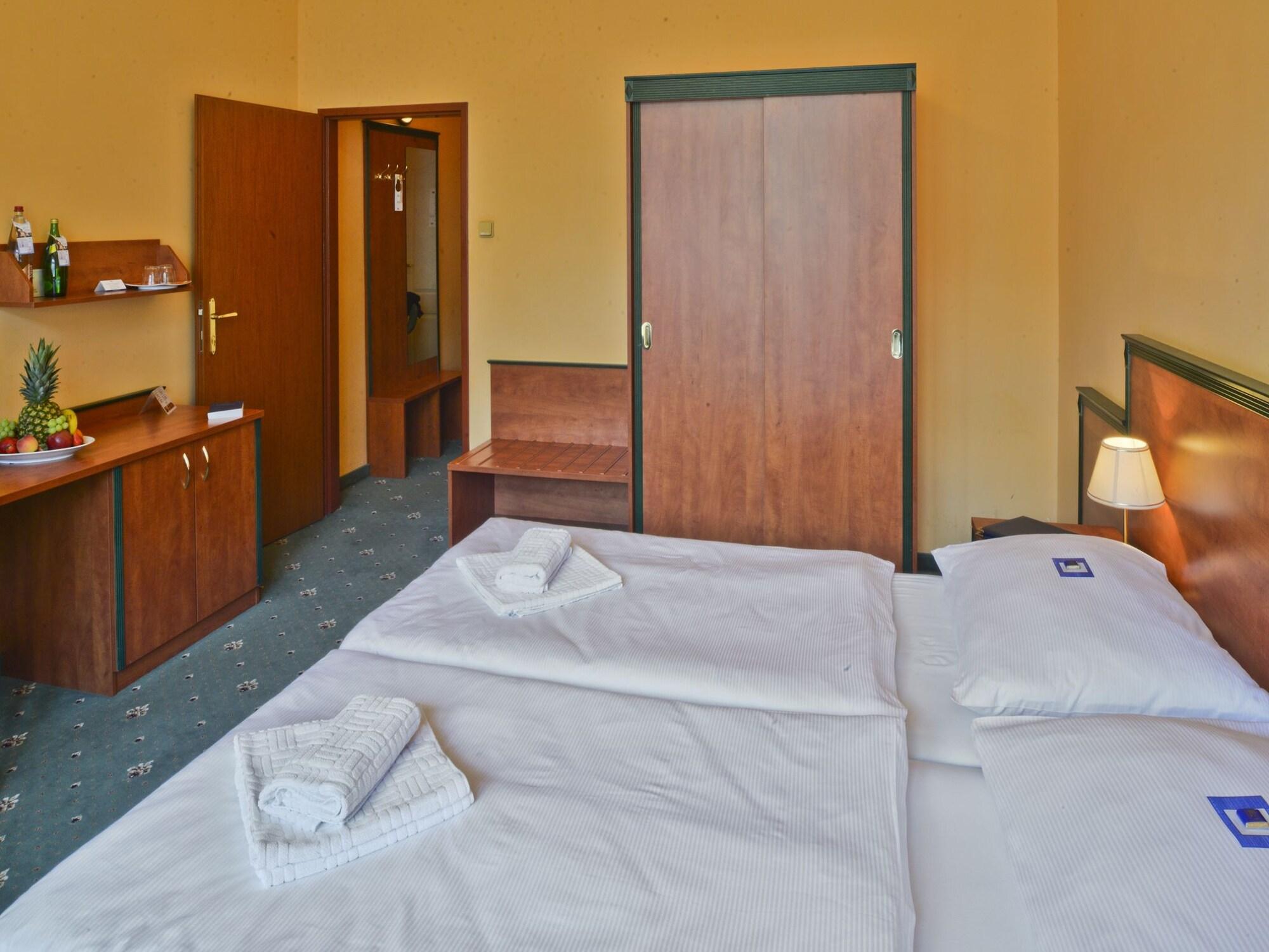 Ea Hotel Jessenius Karlsbad Exterior foto